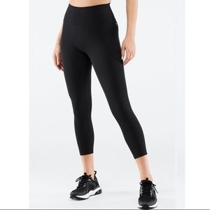 Black high waisted power hold Capri fabletics leggings size medium